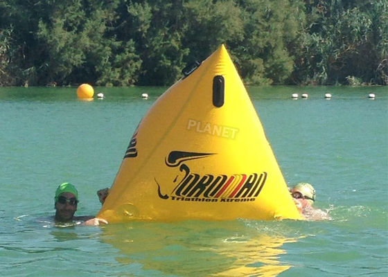 Boya inflable del marcador del triángulo amarillo de la raza el 1.2m del Triathlon con el logotipo